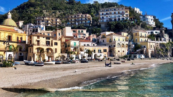 Cetara, un borgo marinaro sospeso nel tempo