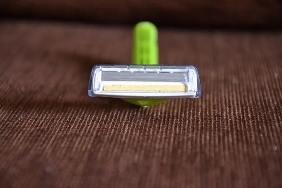 Depilarsi con il rasoio: gli errori da evitare