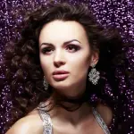 Come scegliere gli orecchini giusti in base al volto e alla struttura fisica