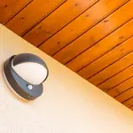 Buoni motivi per installare lampade da esterno dotate del sensore di movimento