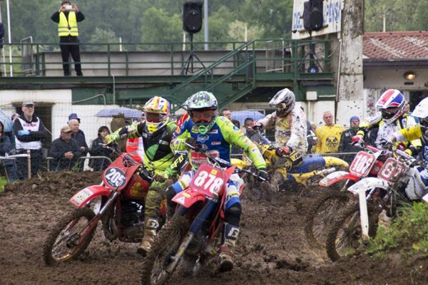 Moto da pista e da cross: quali sono le differenze?