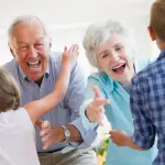 I nonni e la lettura: quando l’amore incondizionato passa attraverso un libro